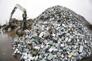 La basura electrónica, sus impactos y cómo se deben desechar estos objetos
